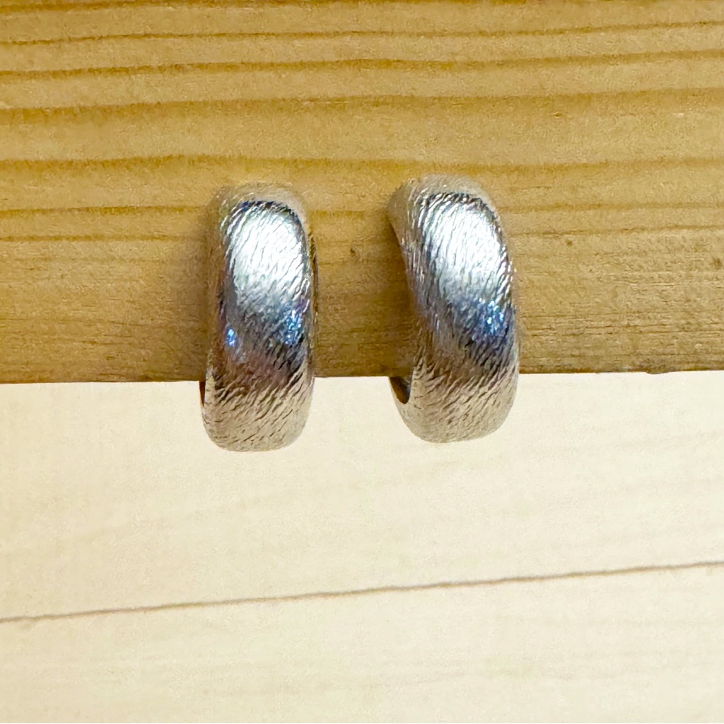 Vintage Sarah Coventry Earrings Clip On's Hoop Silver Tone
